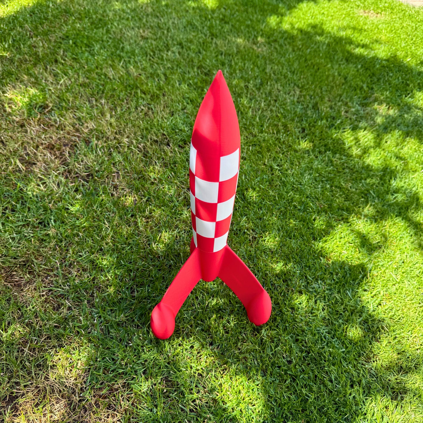 Gedetailleerd 3D geprint model van de Tintin raket, perfect voor verzamelaars en fans.