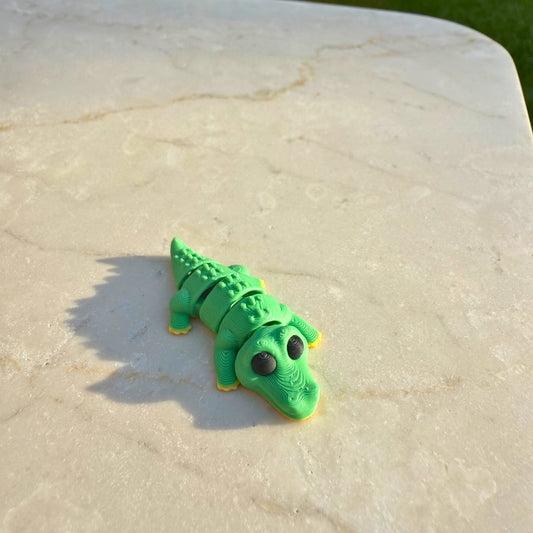 Groene 3D geprinte flexibele krokodil speelgoed, met beweegbare staart en poten, duurzaam PLA.
