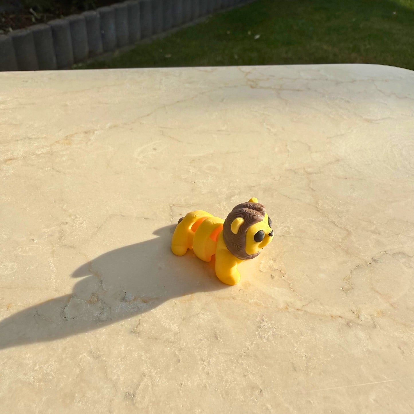 3D geprint flexibel leeuw speelgoed met imposante manen en beweegbare poten, duurzaam PLA.
