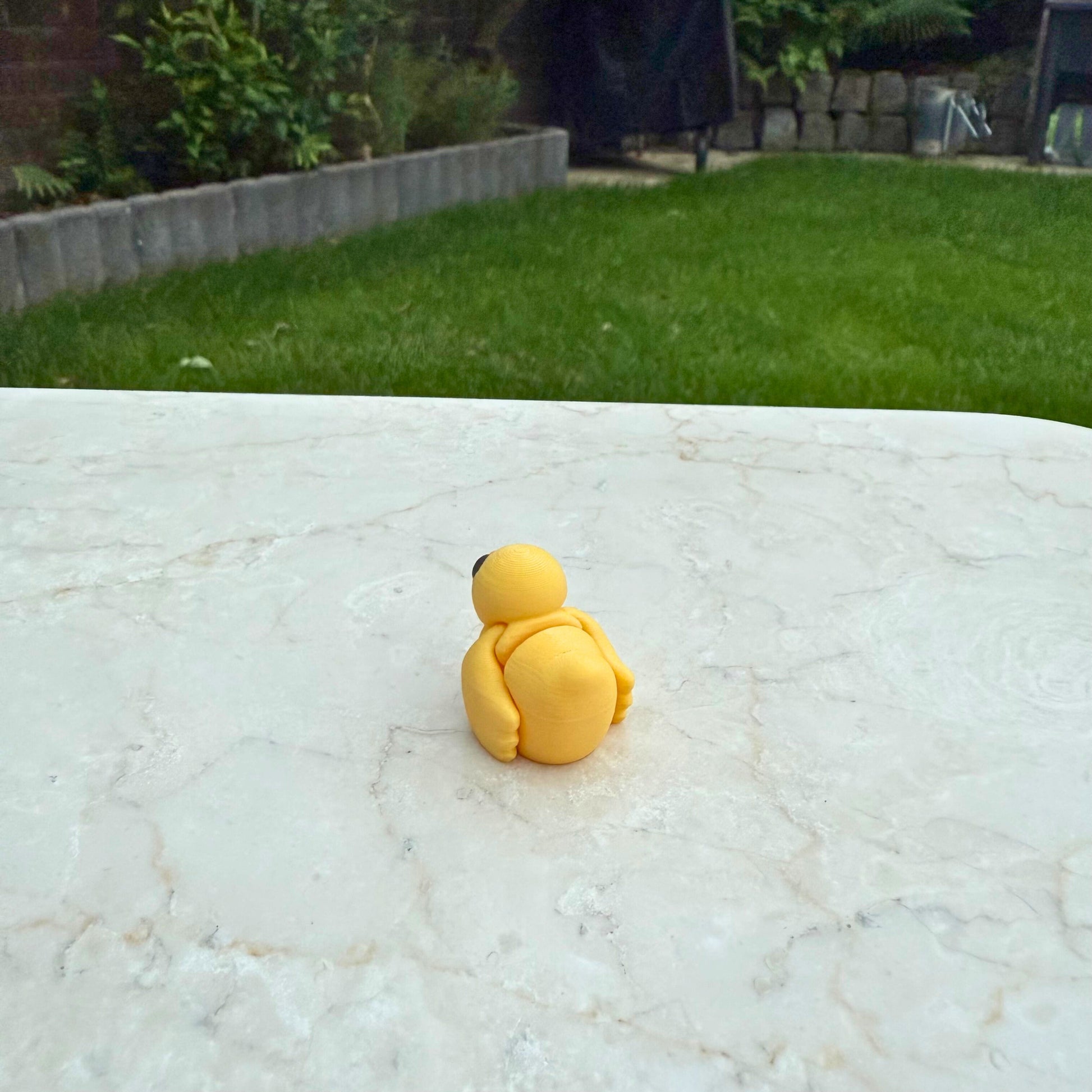 Detail van een 3D geprint flexibel eendje van WereldjeMakers, veilig en duurzaam speelgoed.