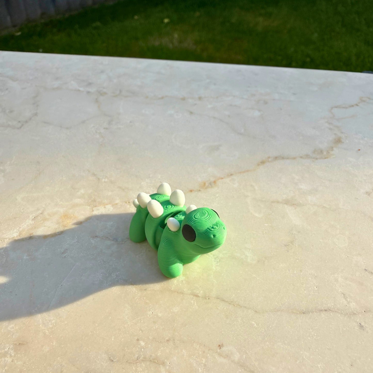 3D geprint flexibel baby stegosaurus speelgoed, met rugplaten en beweegbare poten, duurzaam PLA.