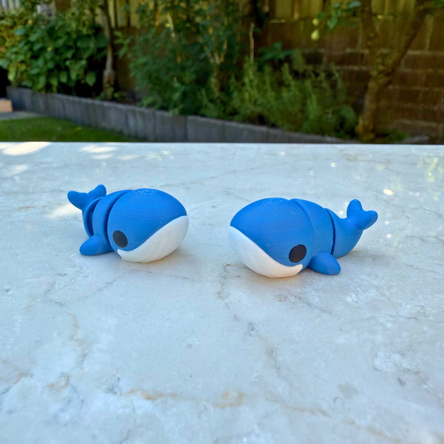 wee schattige 3D geprinte speelgoed baby walvisjes, met beweegbare staarten.