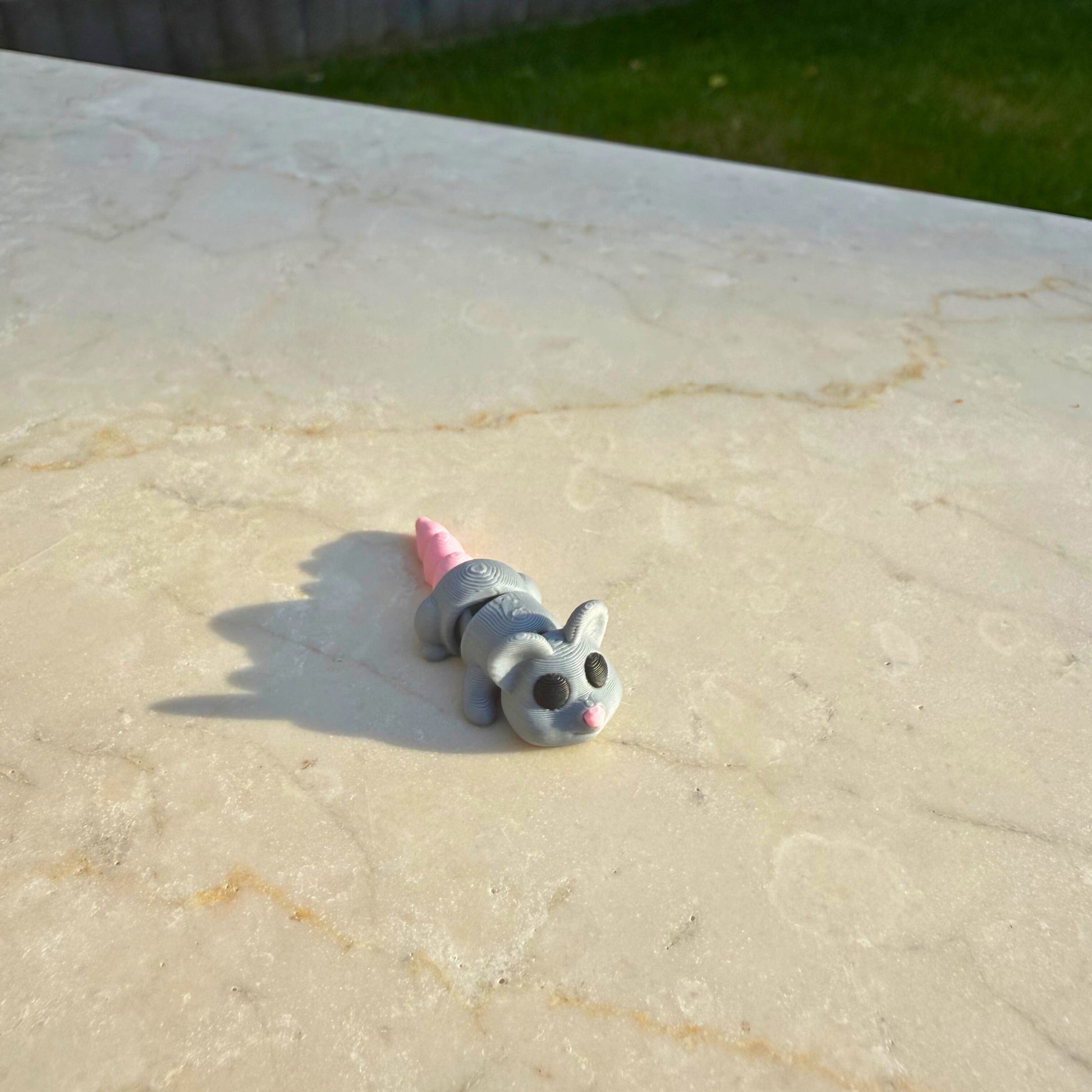 3D geprint flexibel speelgoed muisje, met beweegbare staart en pootjes, duurzaam PLA.