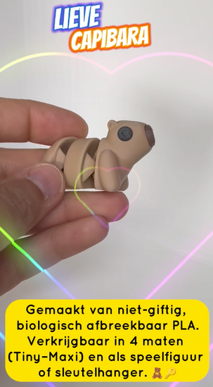 Video van een schattige capibara-speelfiguur die zachtjes wordt bewogen om zijn flexibiliteit te tonen.