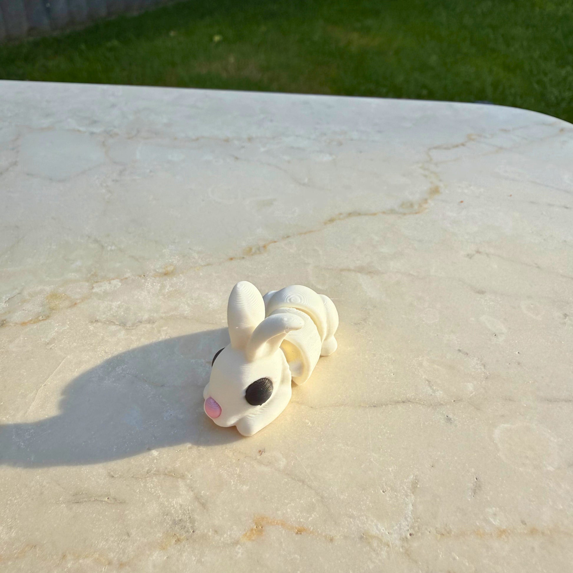 Schattig 3D geprint flexibel konijntje van WereldjeMakers, duurzaam PLA speelgoed.